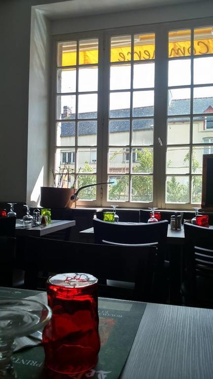 Hotel Restaurant Du Commerce La Gouesniere Ngoại thất bức ảnh