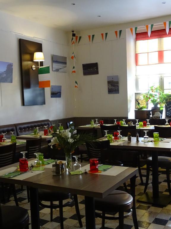 Hotel Restaurant Du Commerce La Gouesniere Ngoại thất bức ảnh