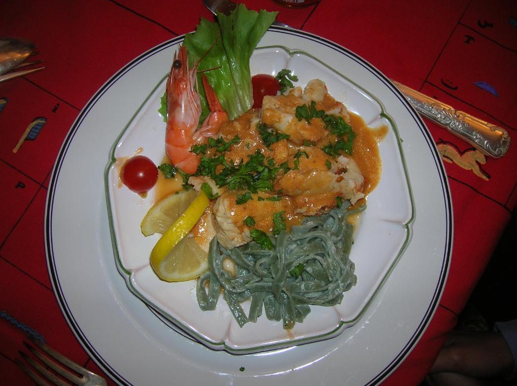 Hotel Restaurant Du Commerce La Gouesniere Ngoại thất bức ảnh